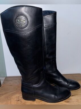 Tory Burch ashlynn Black Leather Tall Riding Boots with Logo Medallion 10M